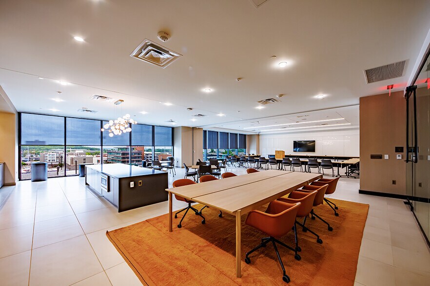 More Photos Of 521 E 2nd St, Tulsa Office For Lease