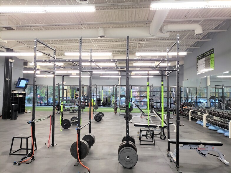 More Photos Of 7840 Roswell Rd, Sandy Springs Office For Sale