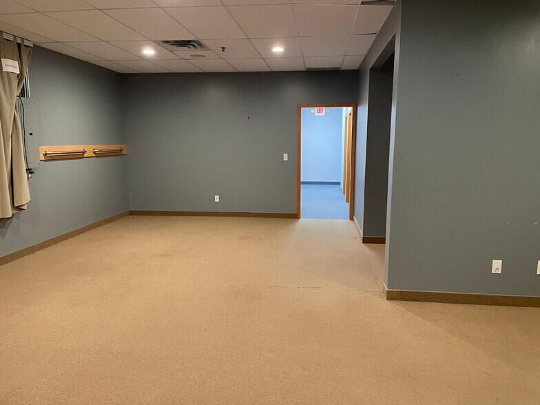 More Photos Of 2214-2222 Highway 10, Mounds View Storefront Retail Office For Lease
