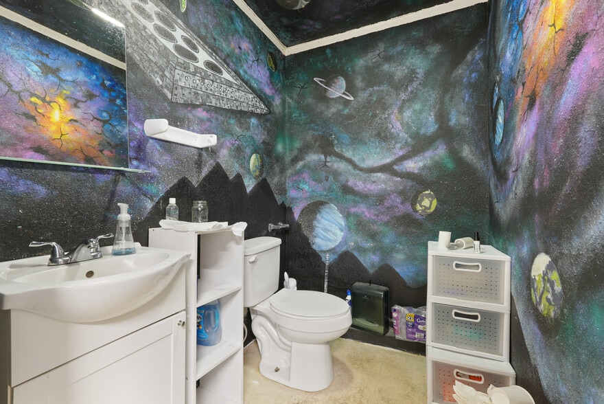 More Photos Of 7050 Martin Luther King Jr Blvd, Portland Freestanding For Lease