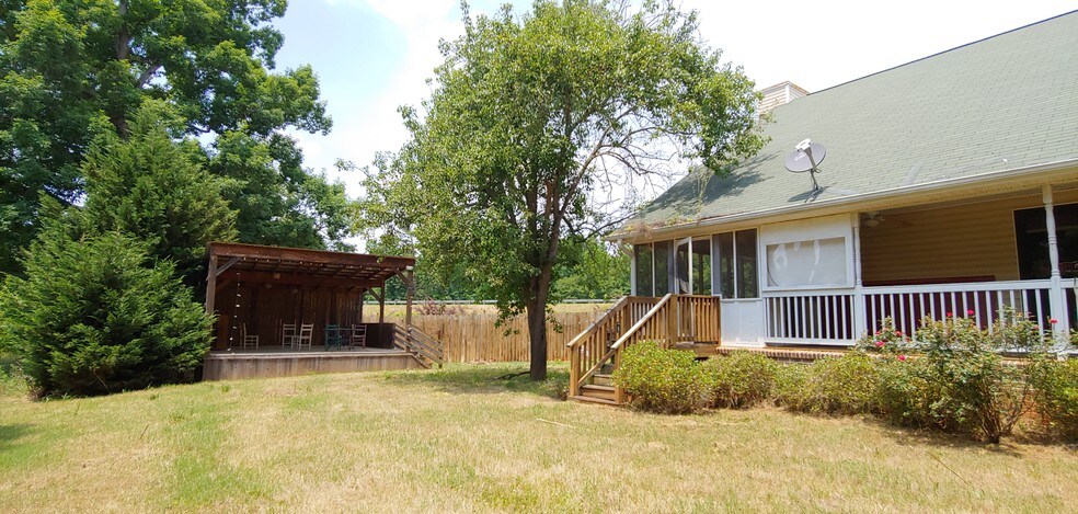 More Photos Of 386 Highway 82 S, Jefferson Restaurant For Sale