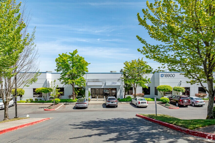 More Photos Of 18900 8th Ave S, Seatac Warehouse For Lease