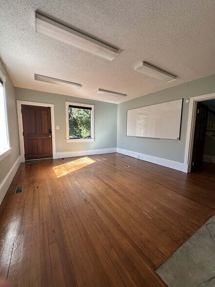 More Photos Of 93 Church St, Asheville Office For Lease