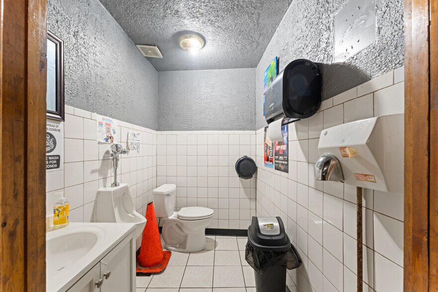 More Photos Of 811 Dixwell Ave, Hamden Flex For Sale