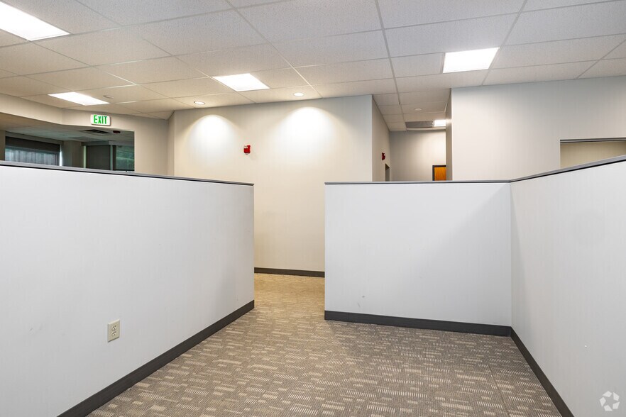 More Photos Of 8020 Shaffer Pky, Littleton Light Manufacturing For Lease