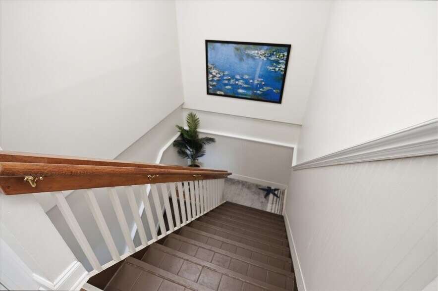 More Photos Of 1038 West Jericho Tpke, Smithtown Office For Sale