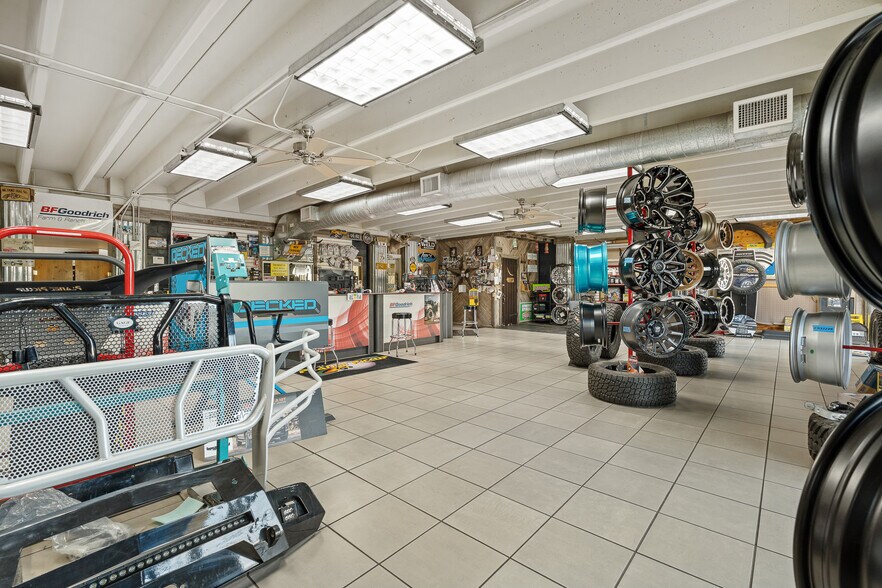 More Photos Of 2238 NW Loop 410 Fwy, San Antonio Auto Repair For Sale