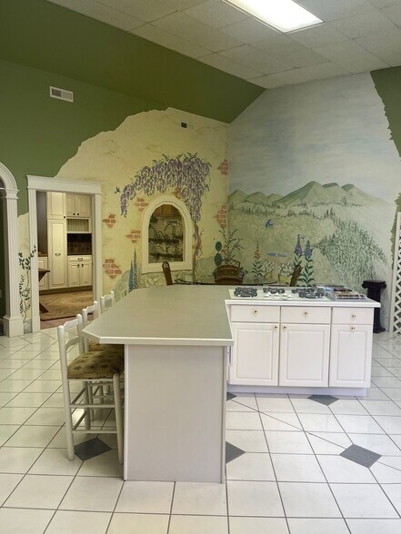 More Photos Of 455 E Highway 324, Rock Hill Showroom For Lease