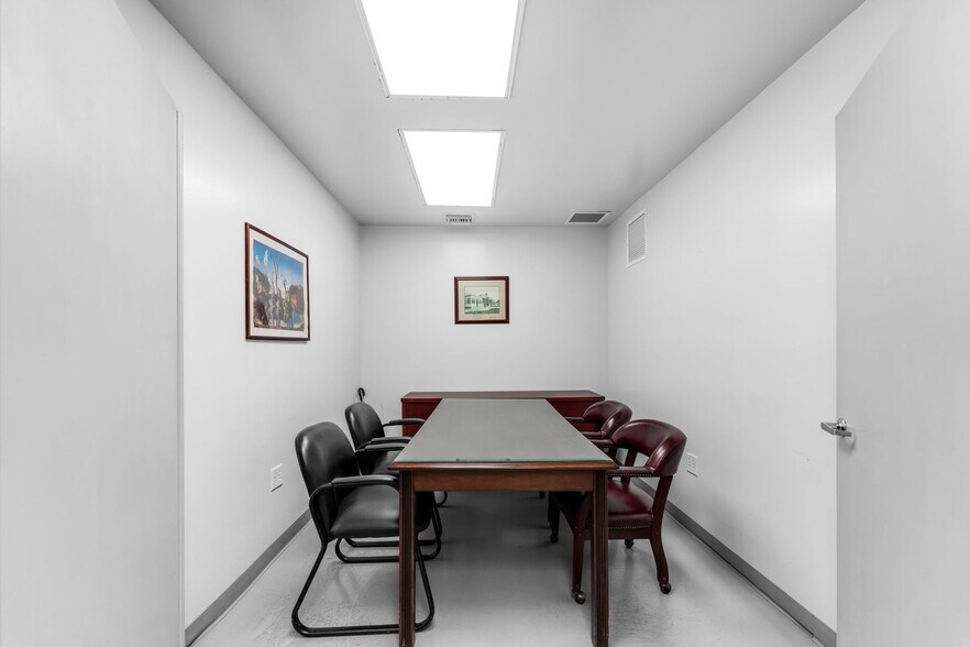 More Photos Of 7155-7159 NW 77th Ter, Miami Warehouse For Sale