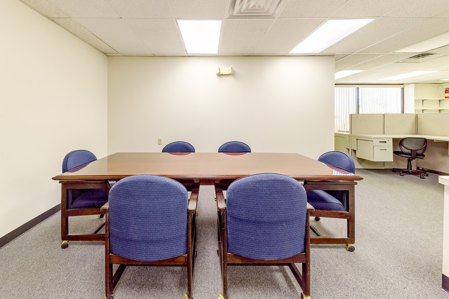 More Photos Of 5018 Spring Park Rd, Jacksonville Office For Lease