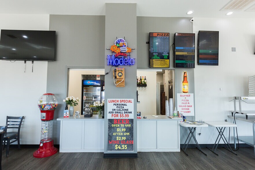 More Photos Of 1140 Kermit St, Plainview Restaurant For Sale