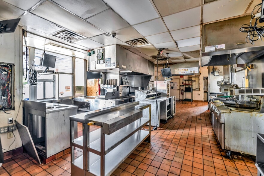 More Photos Of 7459 Lem Turner Rd, Jacksonville Fast Food For Sale