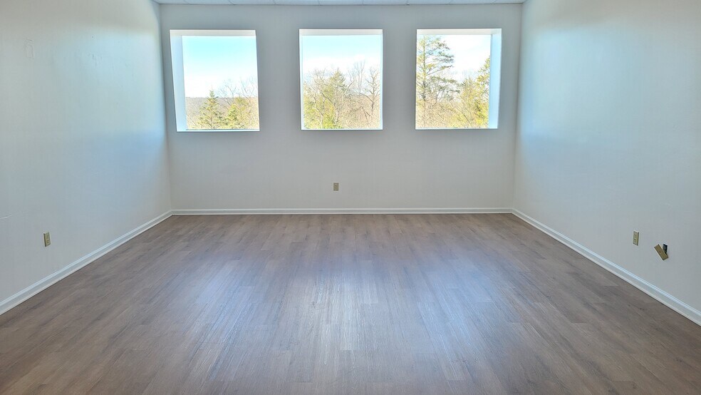 More Photos Of 149 Sawmill Ct, East Stroudsburg Office For Lease