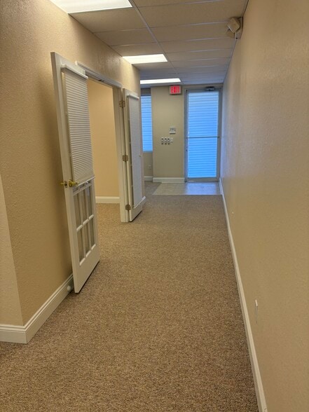 More Photos Of 493 Barger Dr, Port Charlotte Office For Sale