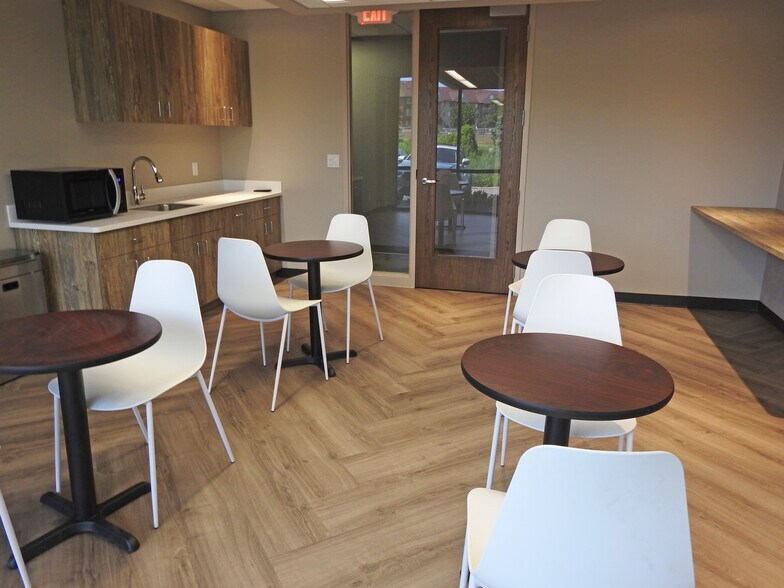 More Photos Of 9800 Shelard Pkwy, Plymouth Office For Lease