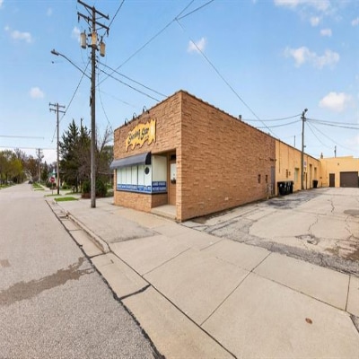 More Photos Of 107-121 N Douglas St, Appleton Storefront Retail Office For Sale