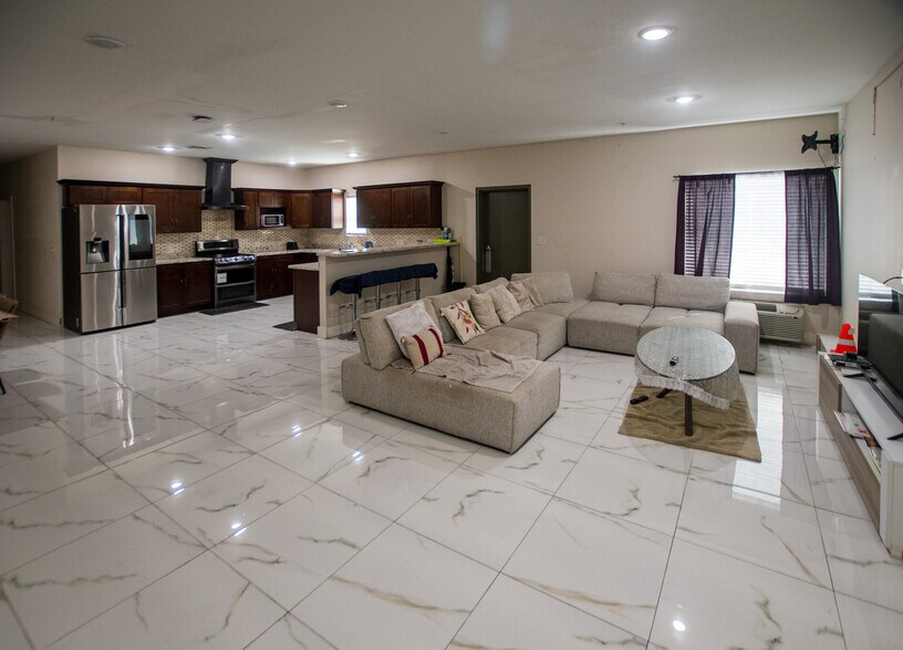 More Photos Of 2740 N Westport Dr, Port Allen Hotel For Sale