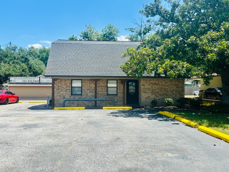 Primary Photo Of 2201 Center St, Deer Park Office For Sale