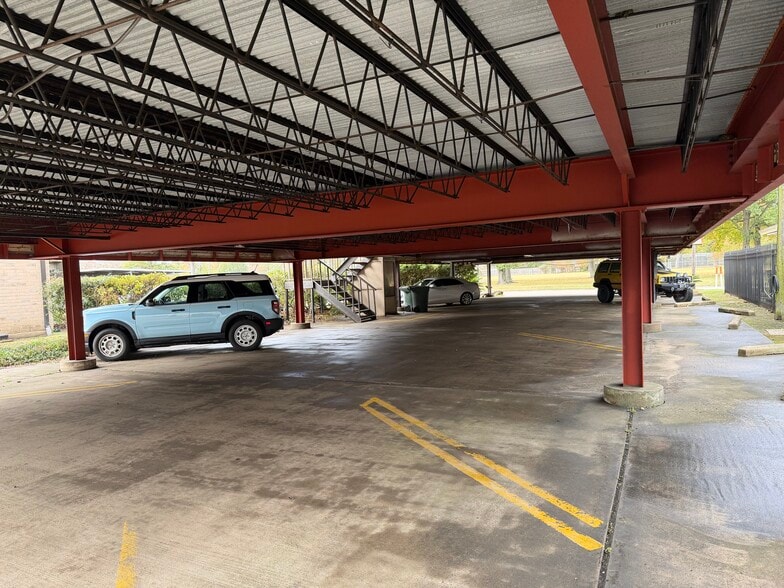 More Photos Of 1102 Longfellow Dr, Beaumont Office For Lease