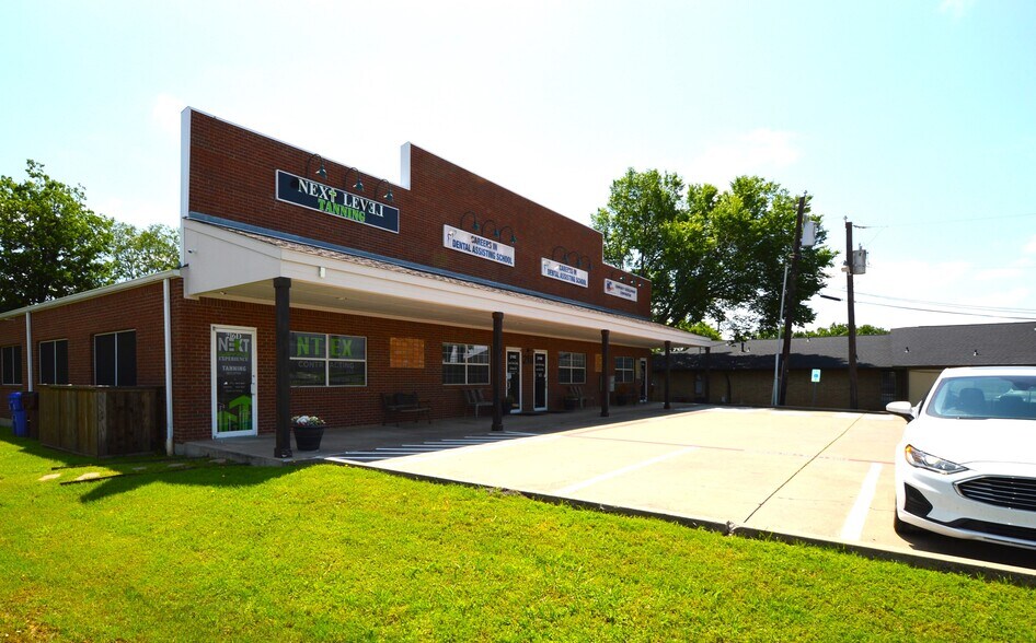 More Photos Of 216 N Arch St, Royse City Medical For Lease