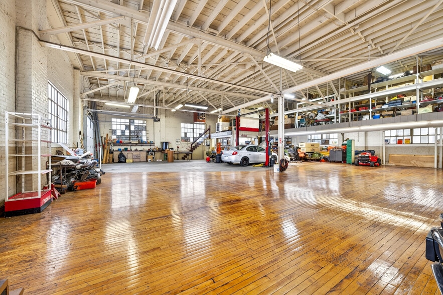 More Photos Of 28 S Moyer St, Emmaus Warehouse For Sale