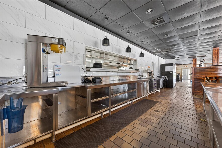 More Photos Of 4000 Fort Campbell Blvd, Hopkinsville Restaurant For Sale