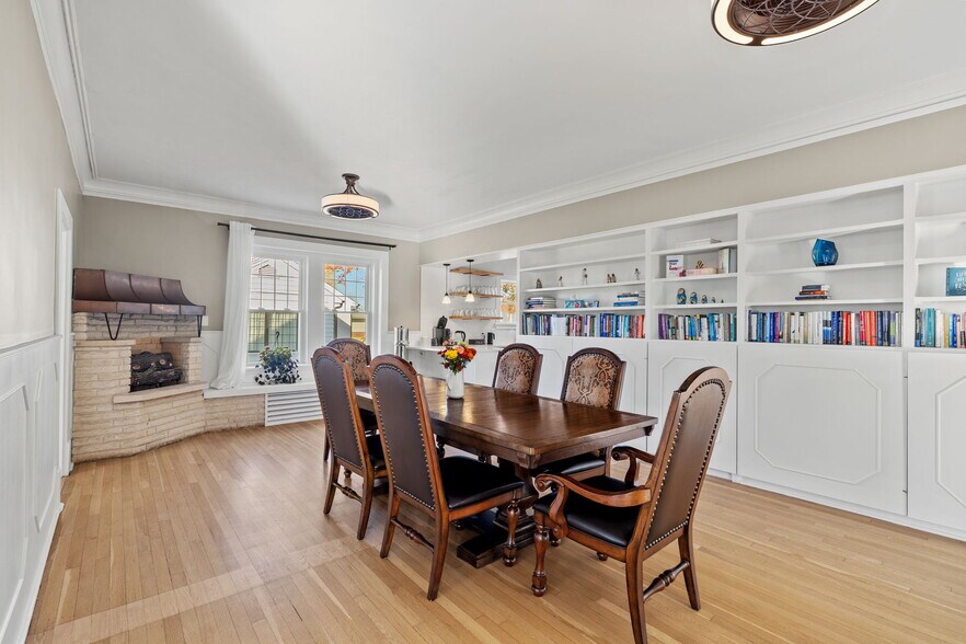 More Photos Of 2049 S Brentwood Blvd, Springfield Office For Sale