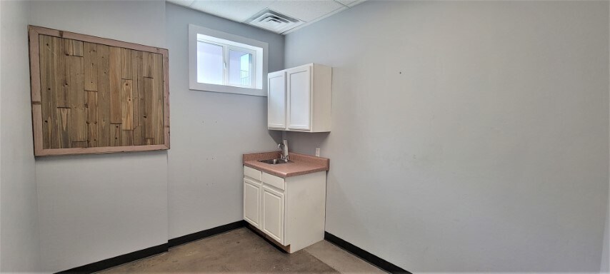 More Photos Of 420 W Mahoney Ave, Mesa Office For Sale