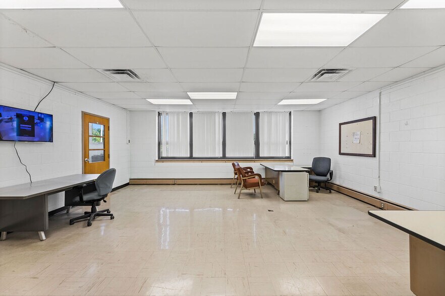 More Photos Of 110 Danville Pike, Hillsboro Unknown For Lease