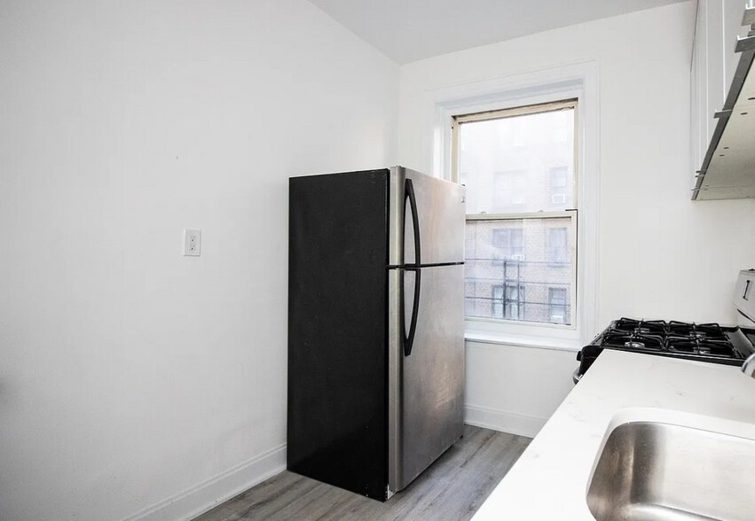 More Photos Of 564 Flatbush Ave, Brooklyn Multifamily For Sale