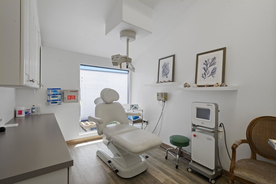 More Photos Of 2802 Pacific Coast Hwy, Torrance Medical For Sale