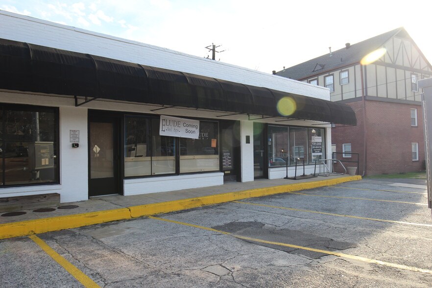 More Photos Of 921-931 Oxmoor Rd, Birmingham Freestanding For Lease