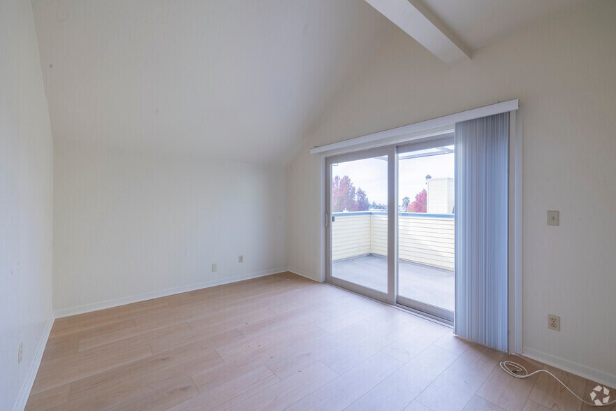 More Photos Of 2974-2980 College Ave, Berkeley Apartments For Lease