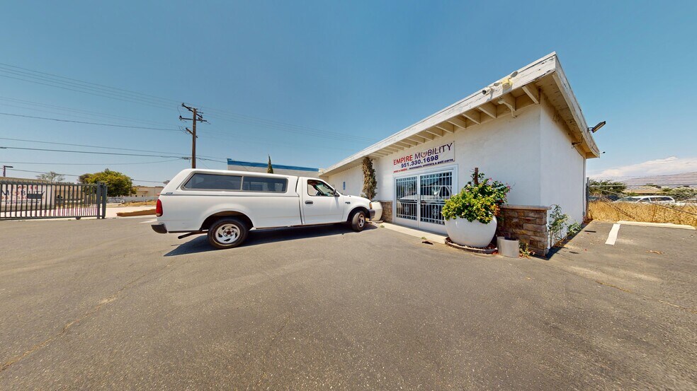 More Photos Of 796 N State St, Hemet General Retail For Sale