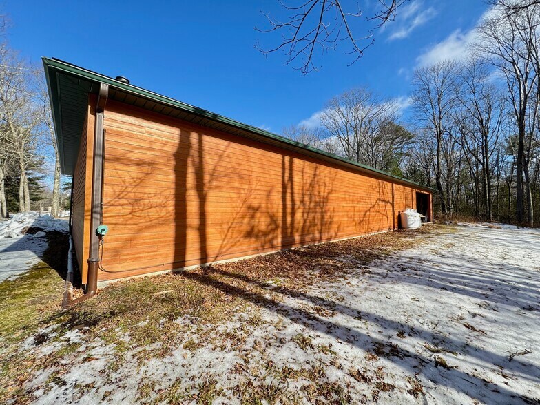 More Photos Of 424 PA-390, Tafton Flex For Sale