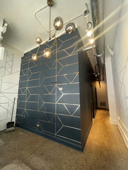 More Photos Of 5632-52 N Clark St, Chicago Apartments For Lease