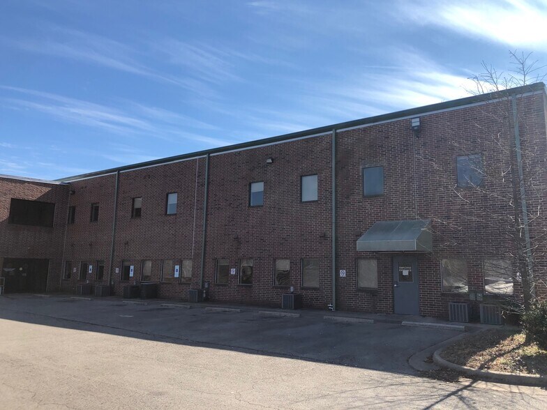 More Photos Of 2720 Shepherd Of The Hills Expy, Branson Office For Lease
