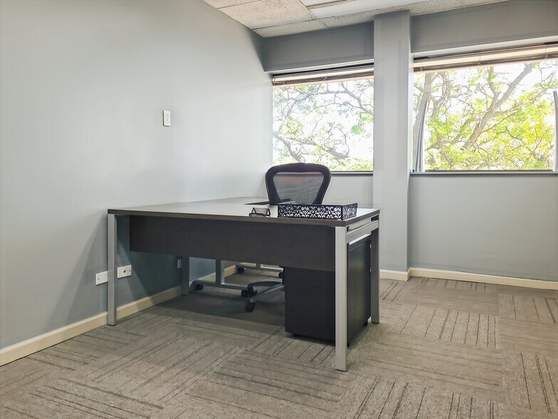 More Photos Of 20200 Governors Dr, Olympia Fields Coworking Space