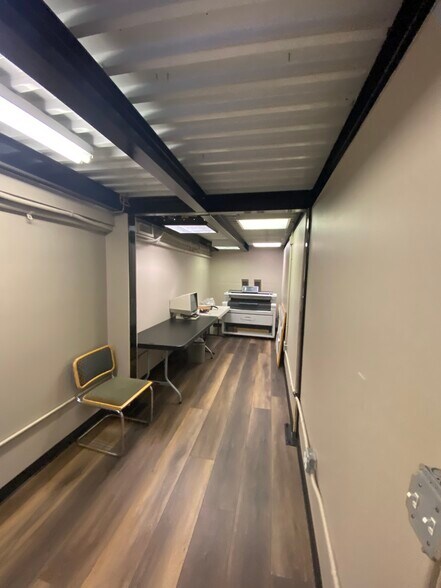 More Photos Of 77 Gazza Blvd, Farmingdale Showroom For Sale