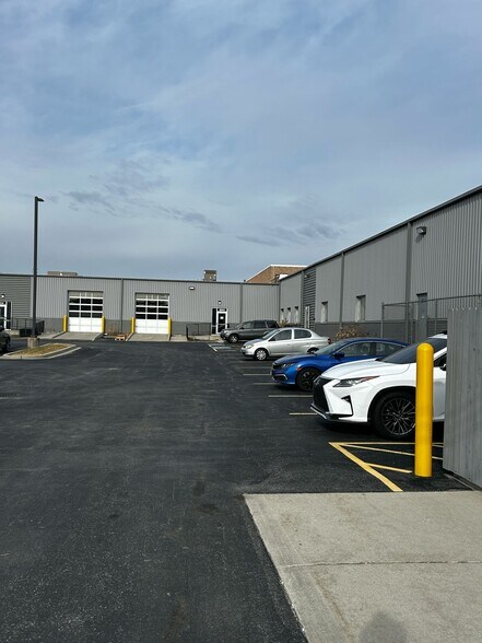 Primary Photo Of 8044 Saint Louis Ave, Skokie Industrial For Sale