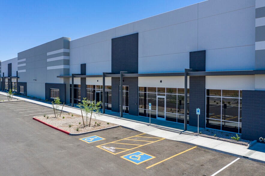 More Photos Of 4465 E Nunneley Rd, Gilbert Warehouse For Lease