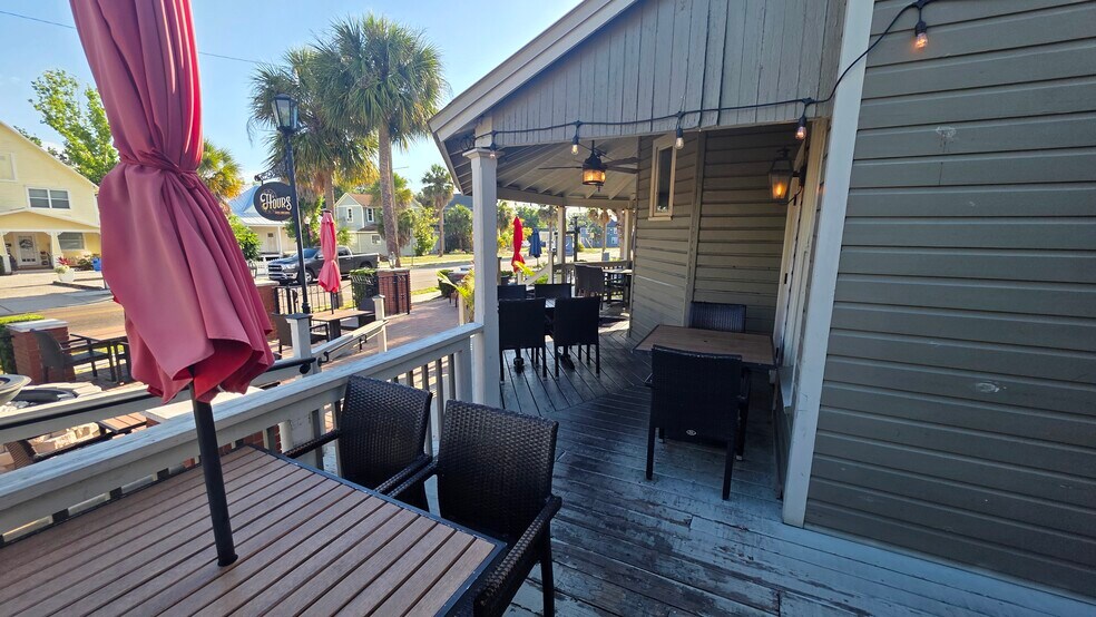 More Photos Of 310 E Tarpon Ave, Tarpon Springs Storefront Retail Residential For Sale