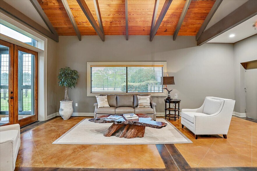 More Photos Of 809 N Church St, Florence Office For Lease