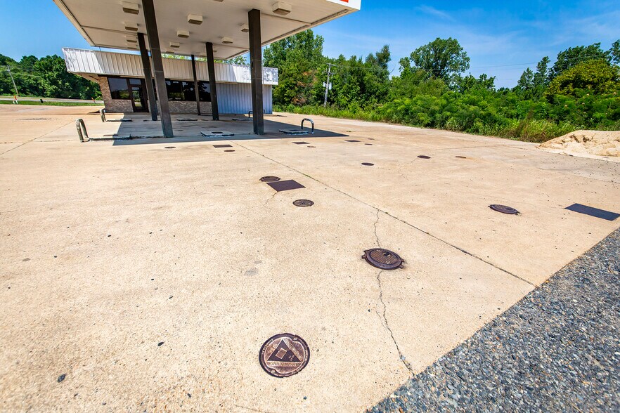 More Photos Of 140 E Reynolds Rd, Arkadelphia Convenience Store For Sale