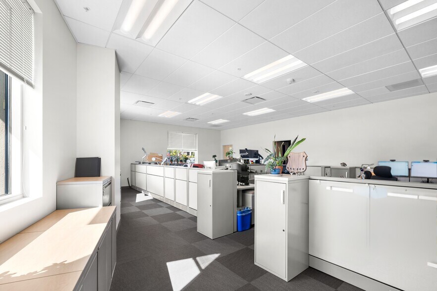 More Photos Of 560 Eccles Ave, South San Francisco Research And Development For Sale