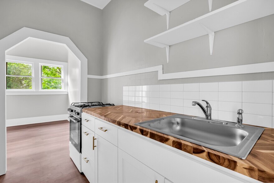 More Photos Of 123 Cottrell st, West Point Multifamily For Sale