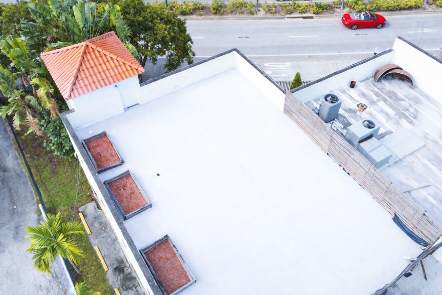 More Photos Of 5999 Biscayne Blvd, Miami Office For Lease