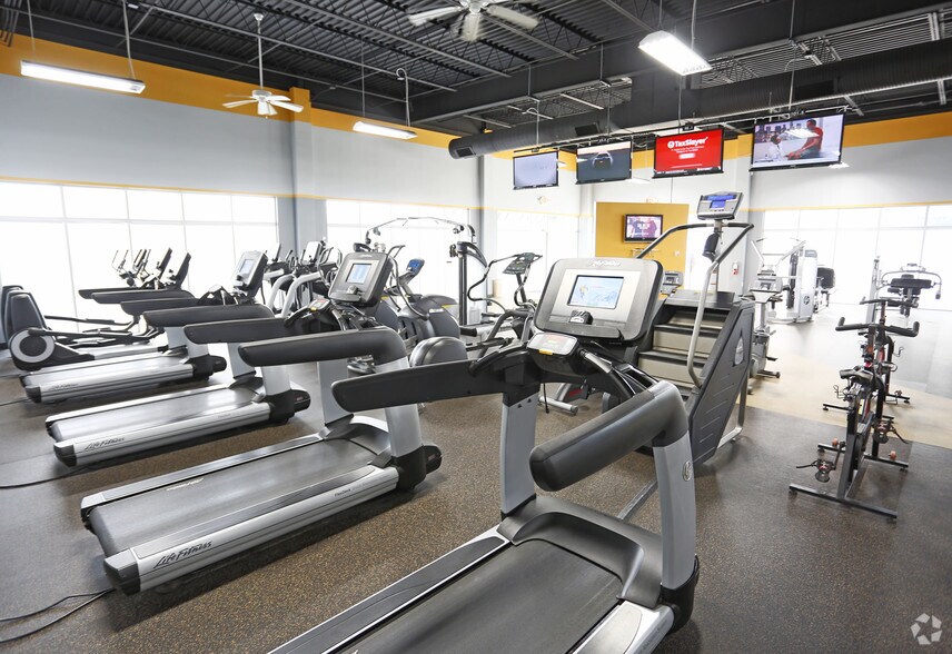 More Photos Of 3545 Whitehall Park Dr, Charlotte Office For Lease