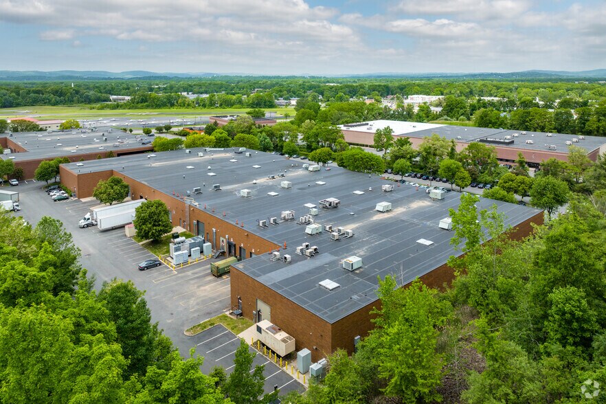 More Photos Of 180 Passaic Ave, Fairfield Light Manufacturing For Lease