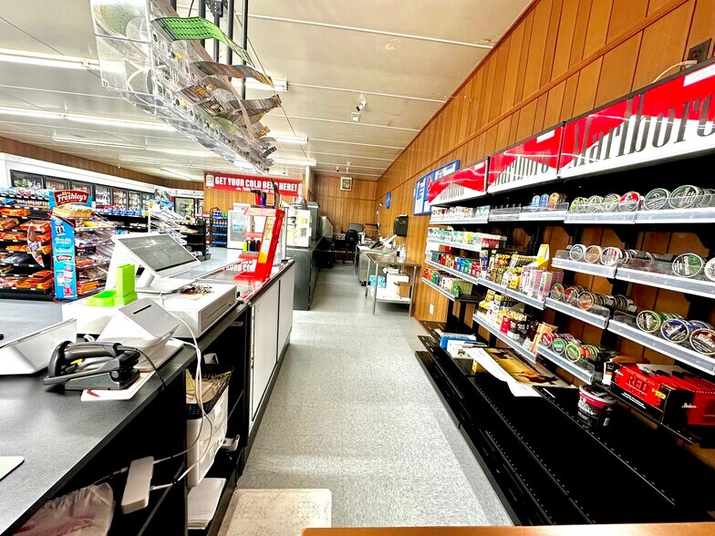 More Photos Of 5728 McCoy Rd, Blacksburg Warehouse For Sale